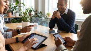 découvrez comment l'intelligence artificielle transforme le pouvoir décisionnel en optimisant les processus et en apportant des analyses prédictives pour des choix plus éclairés.